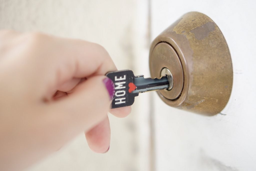 https://betterthistechs.com/what-makes-smart-locks-a-smart-choice-for-homeowners/